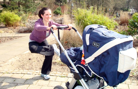 Sport mit Kinderwagen: Zusammen kommt man sich weniger blöd vor!