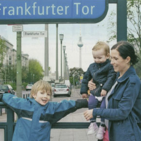 Kinder, Kiez und Latte. Mama 2.0 und ihre Stadtkinder im dm babybonus Magazin. (Fotos: Melanie Ziggel)