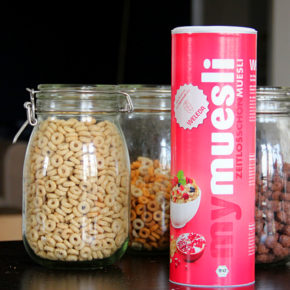 Zeitlos-Schön-Müsli auf dem Frühstückstisch